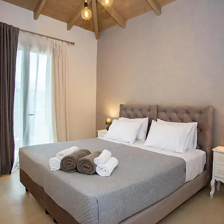 Luxury Emily * Svoronata